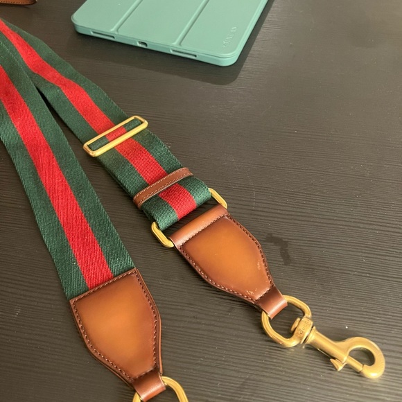 Gucci Medium Lady Web Shoulder Bag - Picture 4 of 7